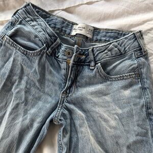 Abercrombie & Fitch Light Wash low rise baggy Jeans